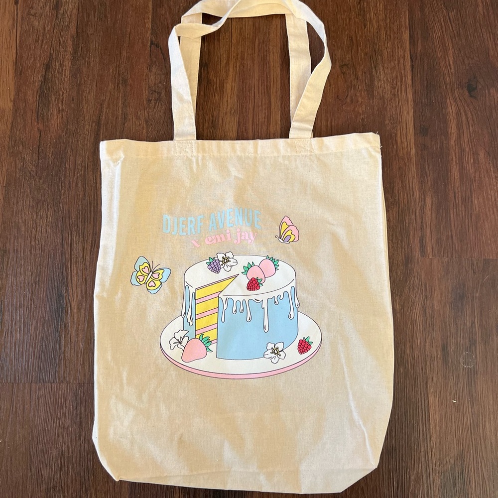 Djerf Avenue x Emi Jay pop up tote